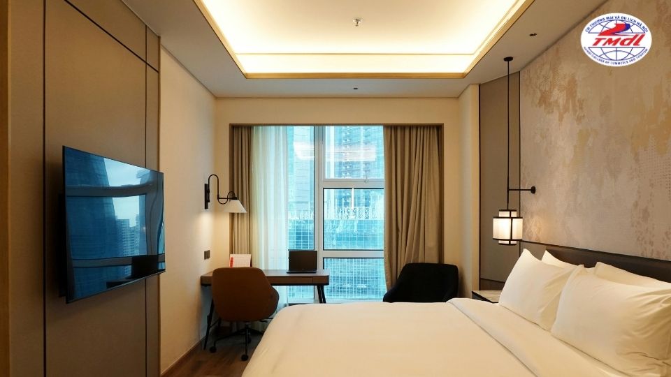 Ai phù hợp với ngành du lịch khách sạn và cần chuẩn bị những gì?