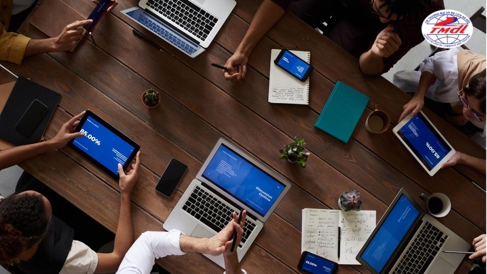 Những yếu tố quyết định học quản trị kinh doanh có dễ xin việc không