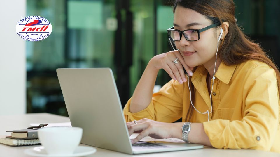 Bằng cao đẳng online có xin được việc không?