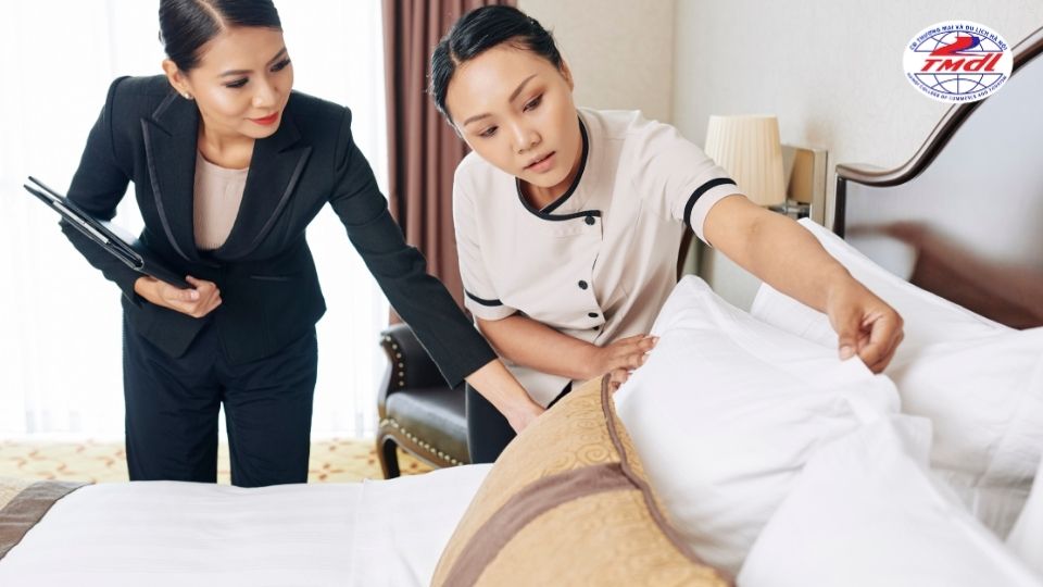 Tại sao nên tìm hiểu về quản trị khách sạn trước khi theo học