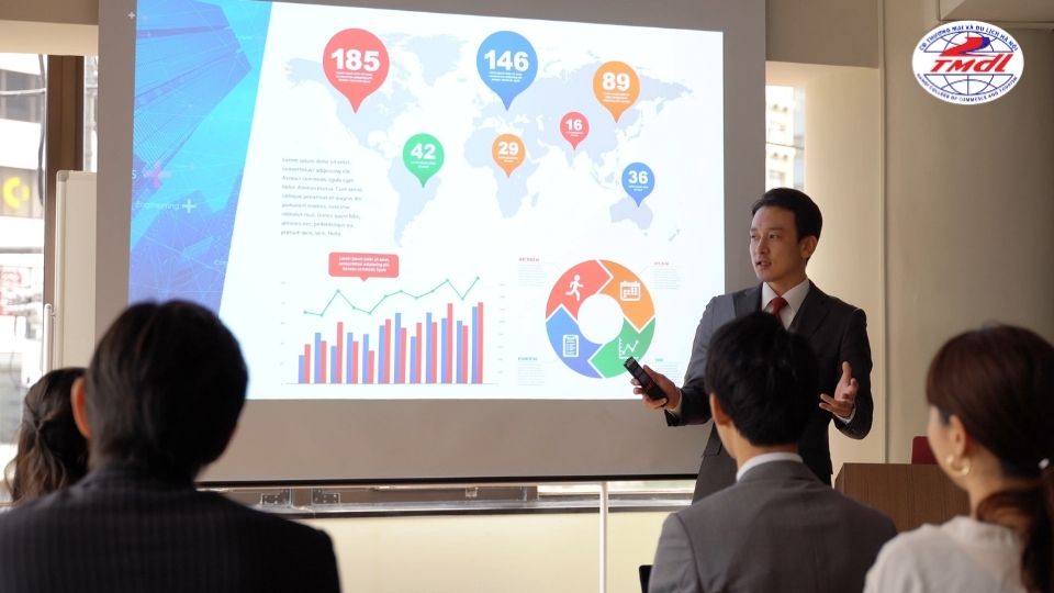 Tổng quan về học tại chức quản trị kinh doanh