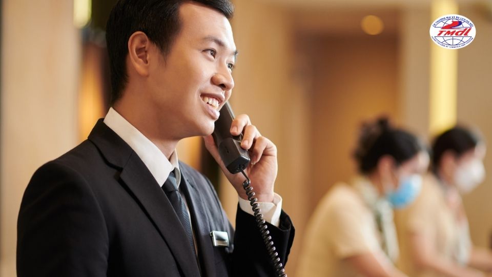Học quản trị khách sạn ra làm gì?