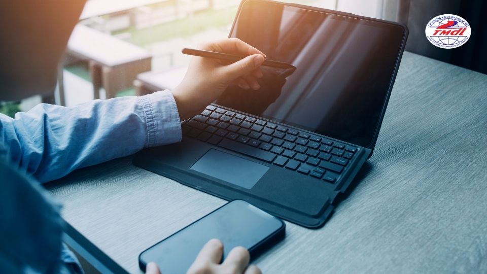 Có nên học cao đẳng online không? Những điều cần biết trước khi quyết định
