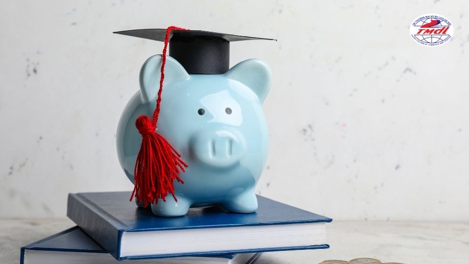 Các yếu tố quyết định đến học phí ngành thương mại điện tử